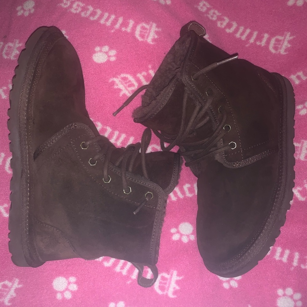 ❤️UGG NEUMEL CHUKKA CHOCOLATE HIKERS, LADIES 7. NOT BROKEN IN!!!!